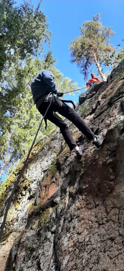 Kalliokiipeilyä Hyypiön linnavuorella